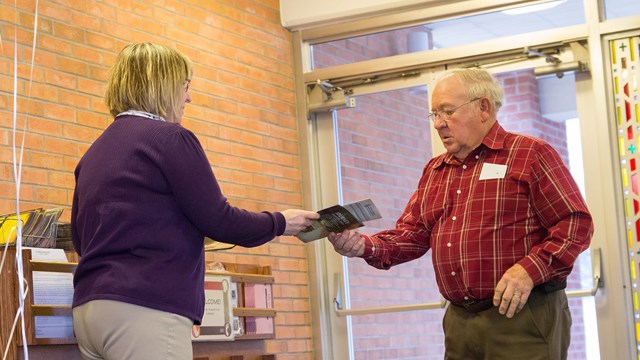 Bulletin Greeter